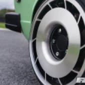 Fly Garage VW Caddy V8 wheels close-up