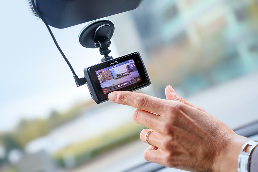 Best Budget Dash Cam In 2024 Fast Car