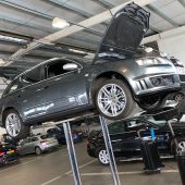 Audi RS4 B7 Avant Service Bonnet open