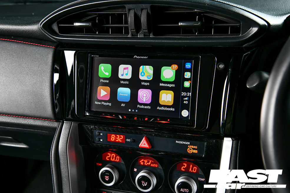 Pioneer SPH-DA360DAB with wireless Apple CarPlay - Stories from