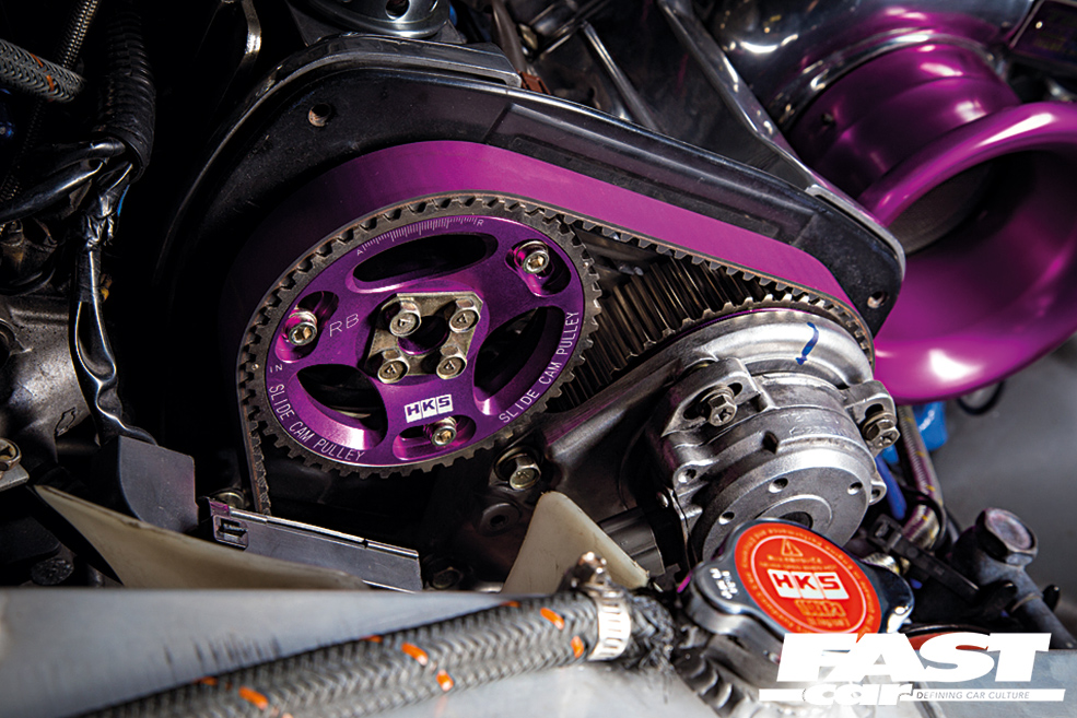 Nissan Skyline R33 GT-R engine close-up