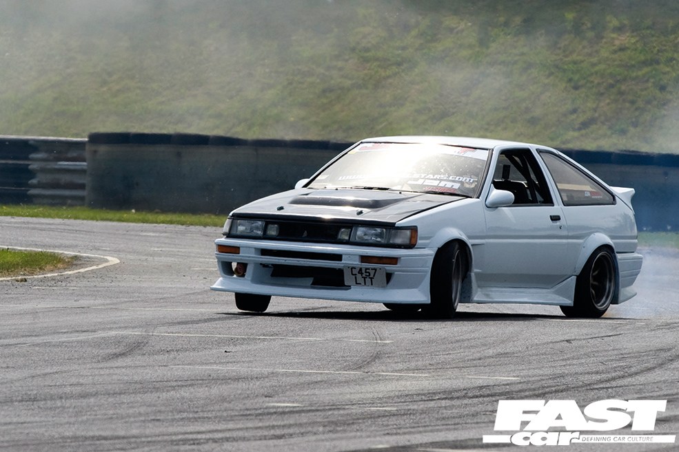 CAR LEGENDS #24 – TOYOTA COROLLA AE86 | Fast Car