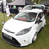A white Ford Fiesta RS WRC at the Forge Action Day 2019