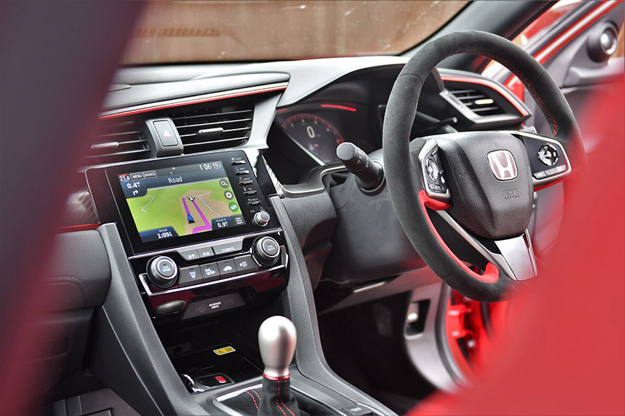 Infotainment screen in FK8 Civic Type R