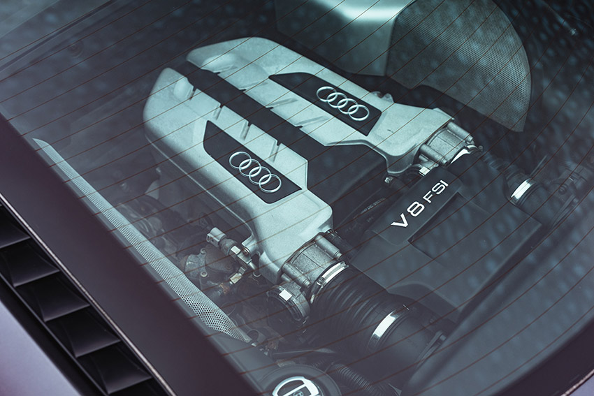 V8 engine in Audi R8 Mk1