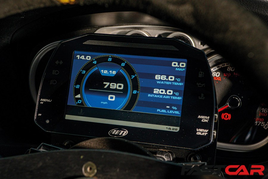 Digital dash in modified Ford Focus RS Mk2
