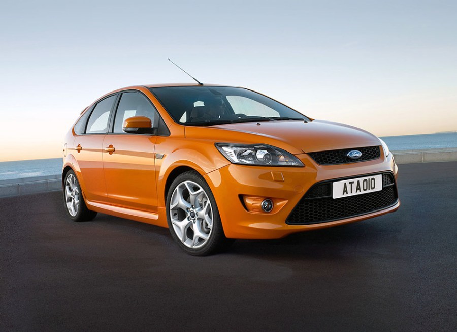 A front right shot of an orange Ford Focus ST Mk2