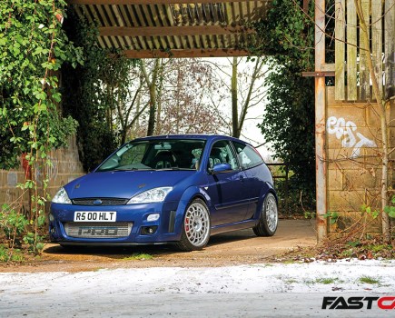 front 3/4 shot of modified Ford Focus RS Mk1