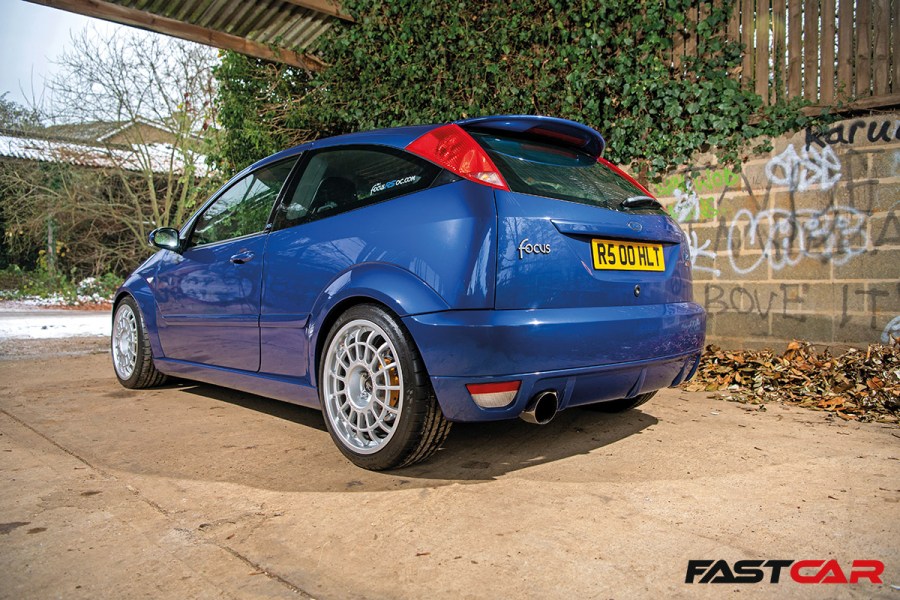 rear 3/4 shot of modified Ford Focus RS Mk1