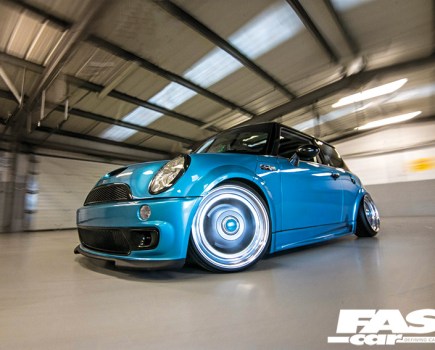 Driving shot of bagged Mini Cooper S R53