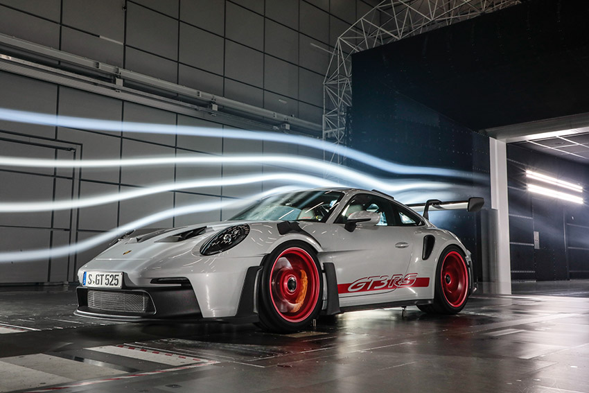 The aerodynamic efficiency of the Porsche 911 GT3 RS