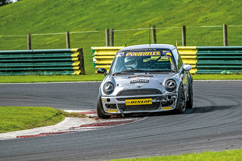 Trail braking on track in Mini