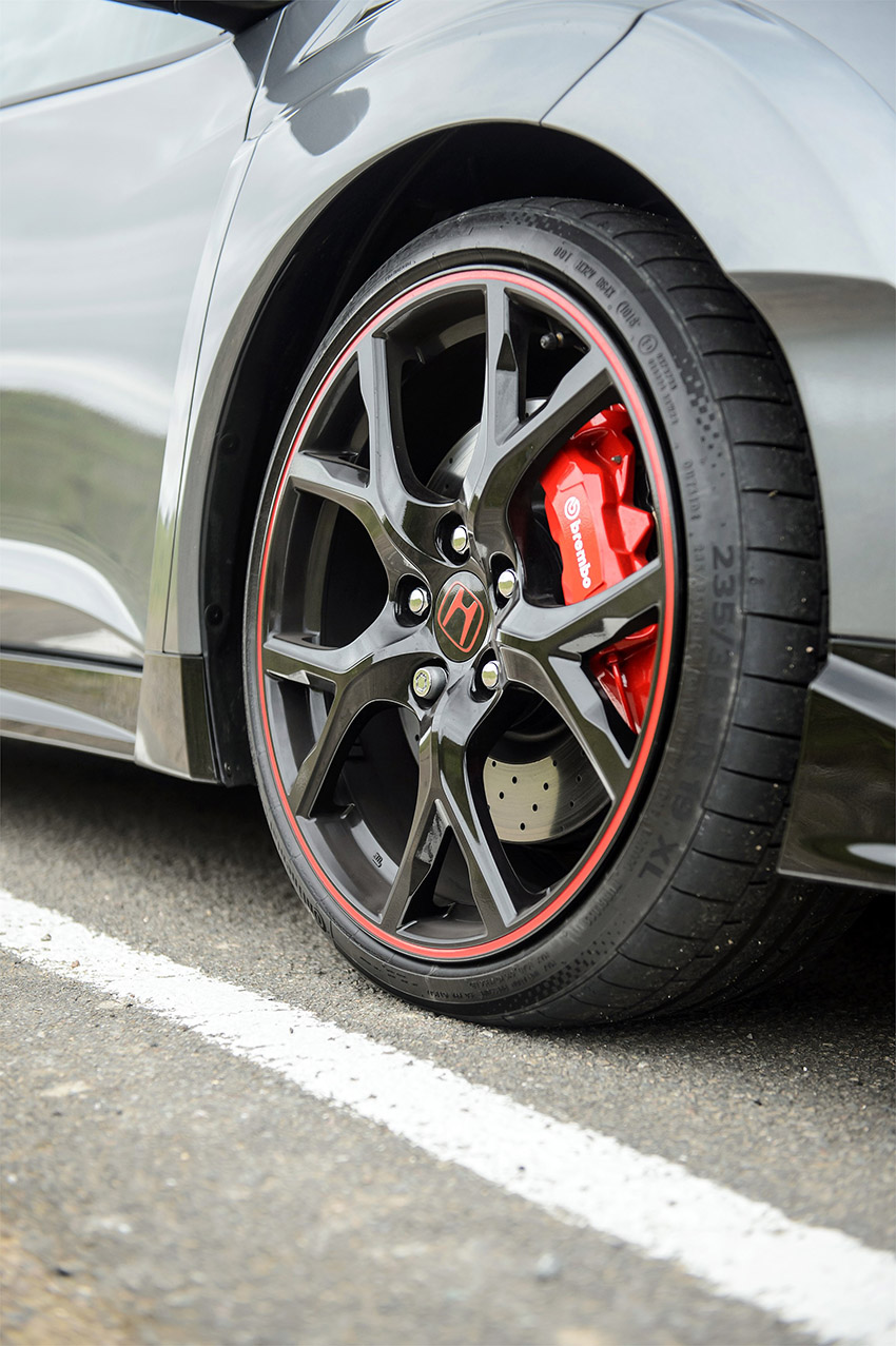 Wheel shot of FK2 civic Type r