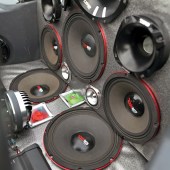 Speakers in modified mini r52