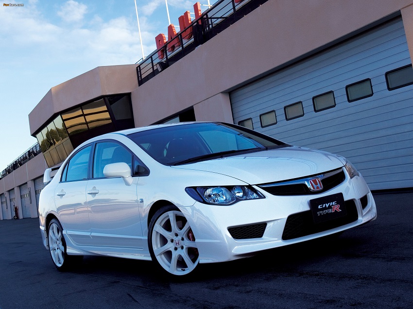 The saloon variant of the third-gen Type R Civic is more desirable.