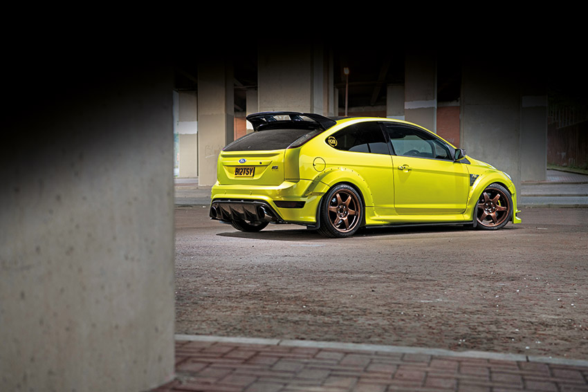 Ford Focus RS Mk2 style tuning