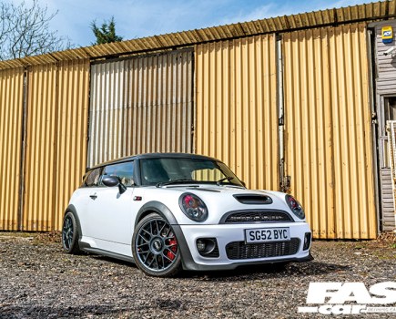 Front 3/4 on turbocharged modified r53 mini