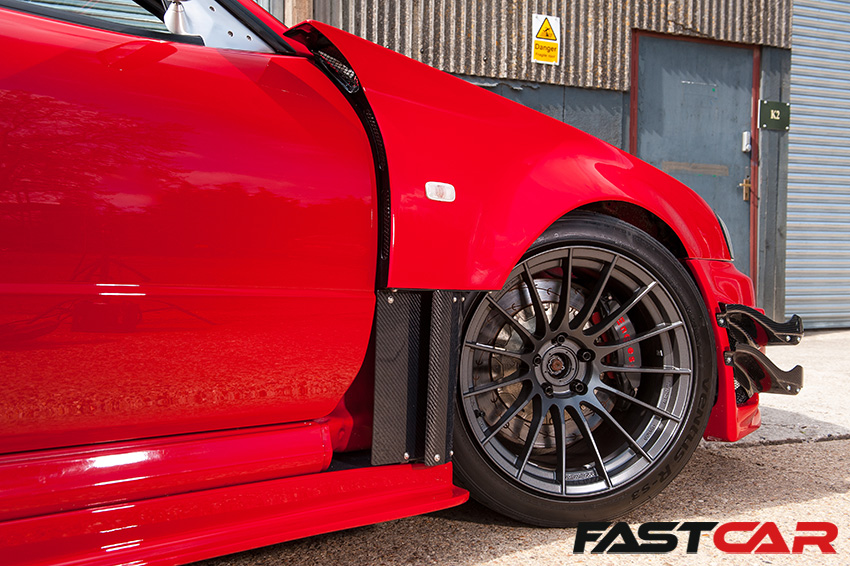 Aftermarket front fender on Tuned Nissan Skyline GT-R R34