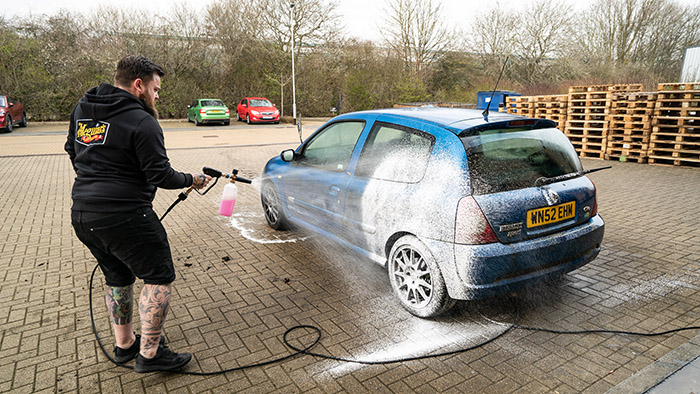 cover the whole car with snow foam during pre wash