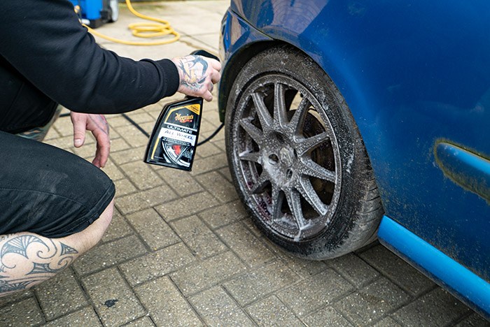 How To Clean Alloy Wheels | Fast Car