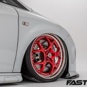 Front alloy wheels on modified Seat Leon FR on air lift