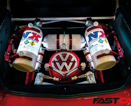 Air ride tanks in boot of Golf