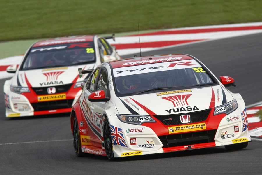 A pair of Honda Civic Type R FK2s built to NGTC racing standards.