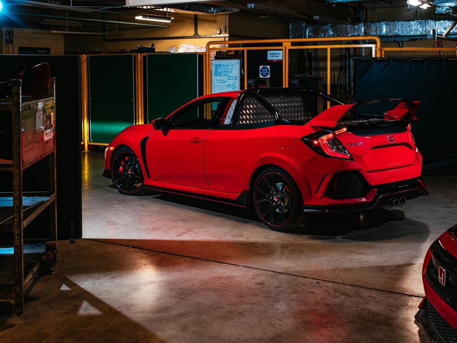 An fk8 Civic Type R converted into a pickup truck.