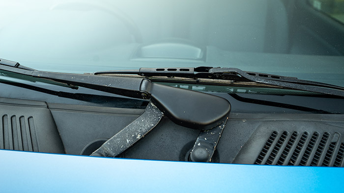 Use can restore the trim on your window wipers