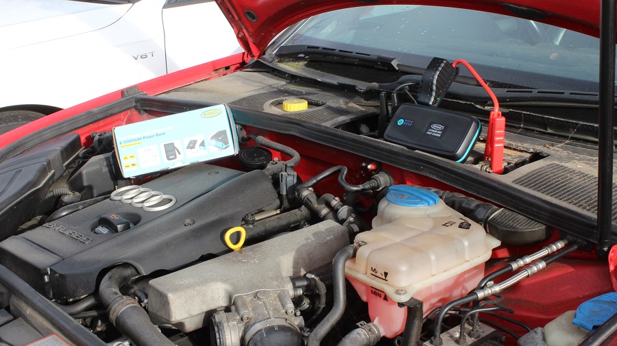 The Ring Jump-Starter 360 being used on an Audi A4.