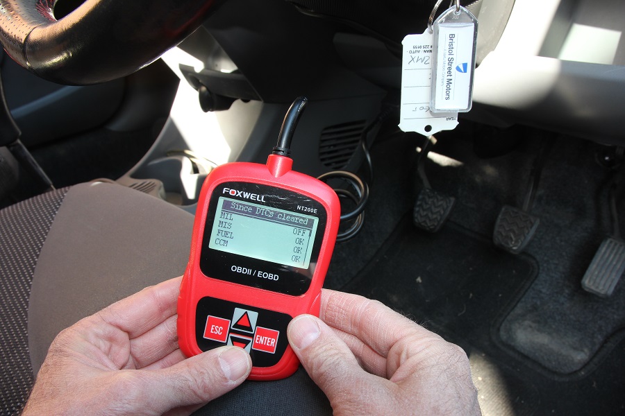 The Foxwell NT200 obd2 scanners 