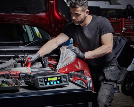 Using a ring car battery charger