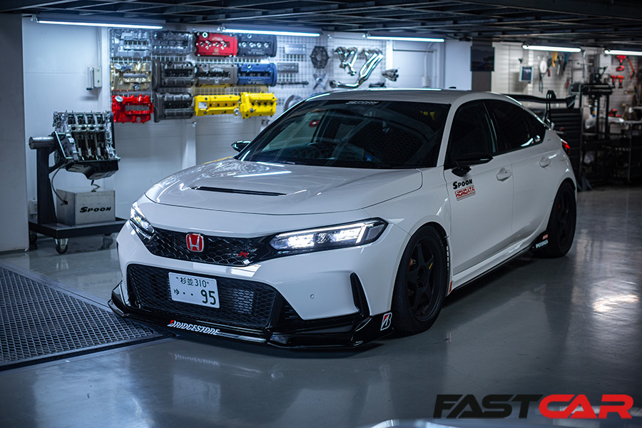Front 3/4 shot of Spoon FL5 Civic Type R