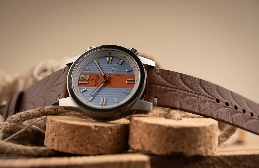 Roebuck Diviso watch in Gulf colors