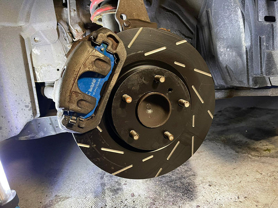 Slotted vs Drilled Rotors Which Brakes Perform Better? Fast Car