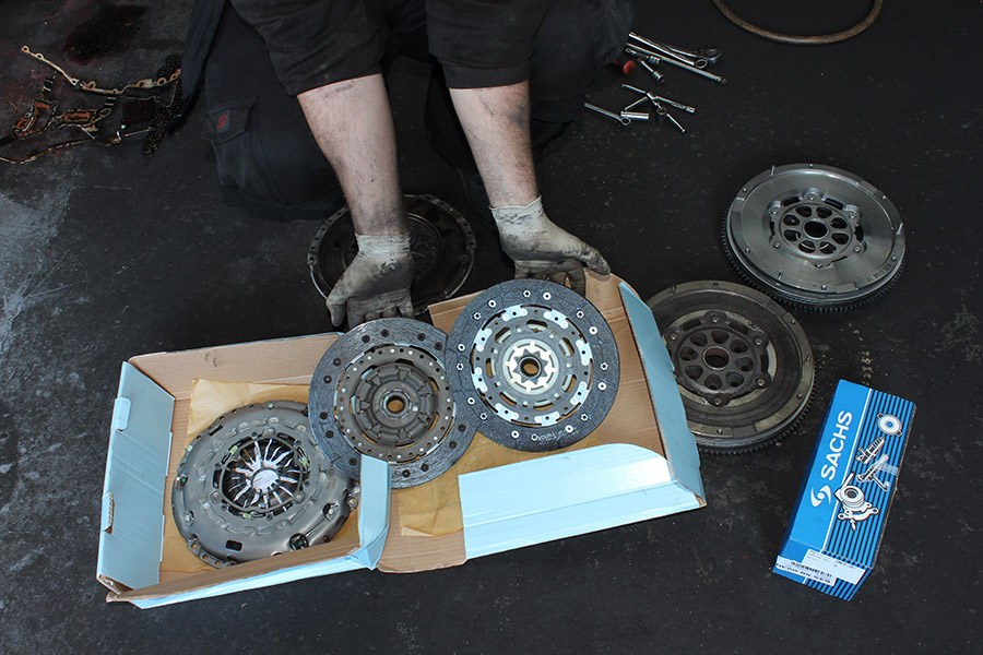 Car Clutch Problems And Warning Signs Fast Car