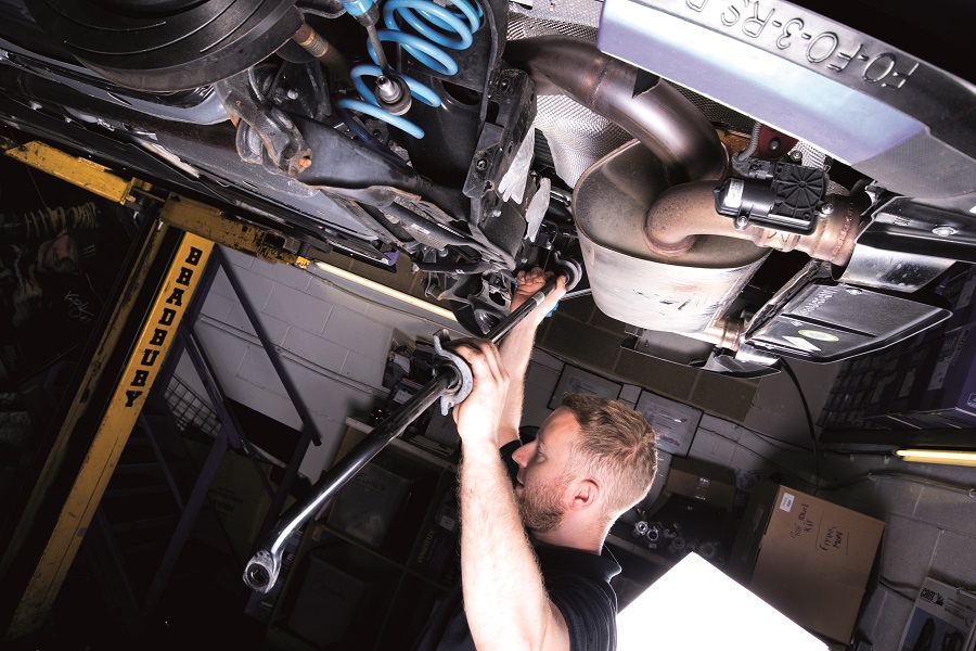 How To Fit AntiRoll Bars Fast Car