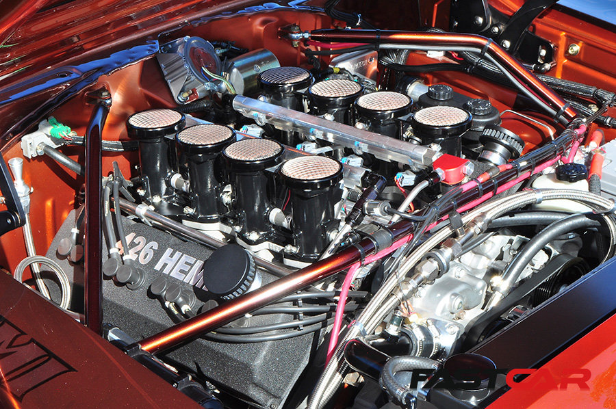 Hemi V8 engine
