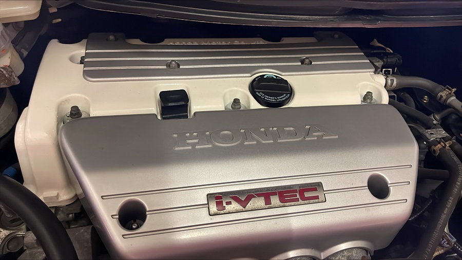 custom white Civic FN2 rocker cover