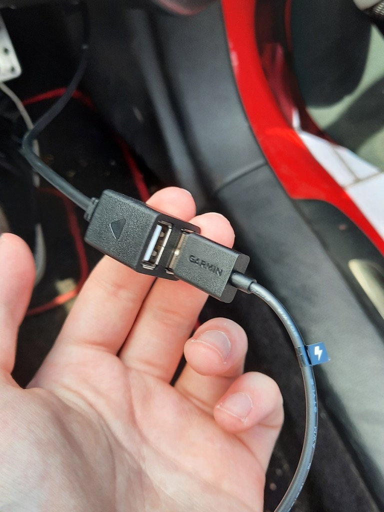 Dash cam to OBD2 cable connection