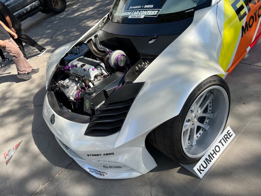 350Z's front engine