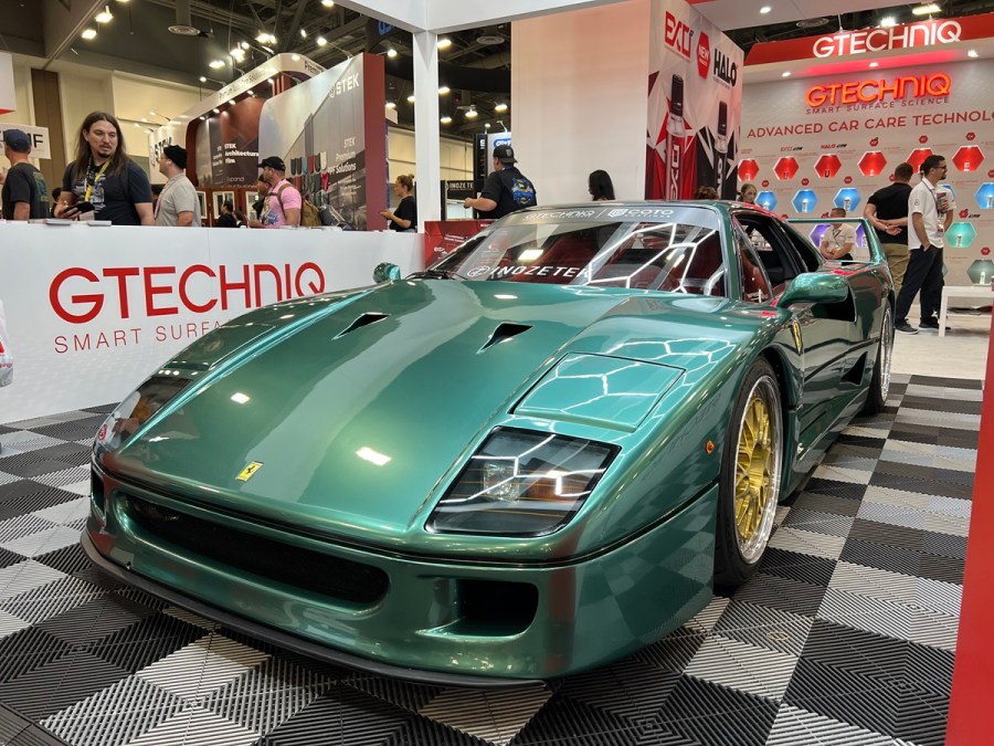 green Ferrari F40