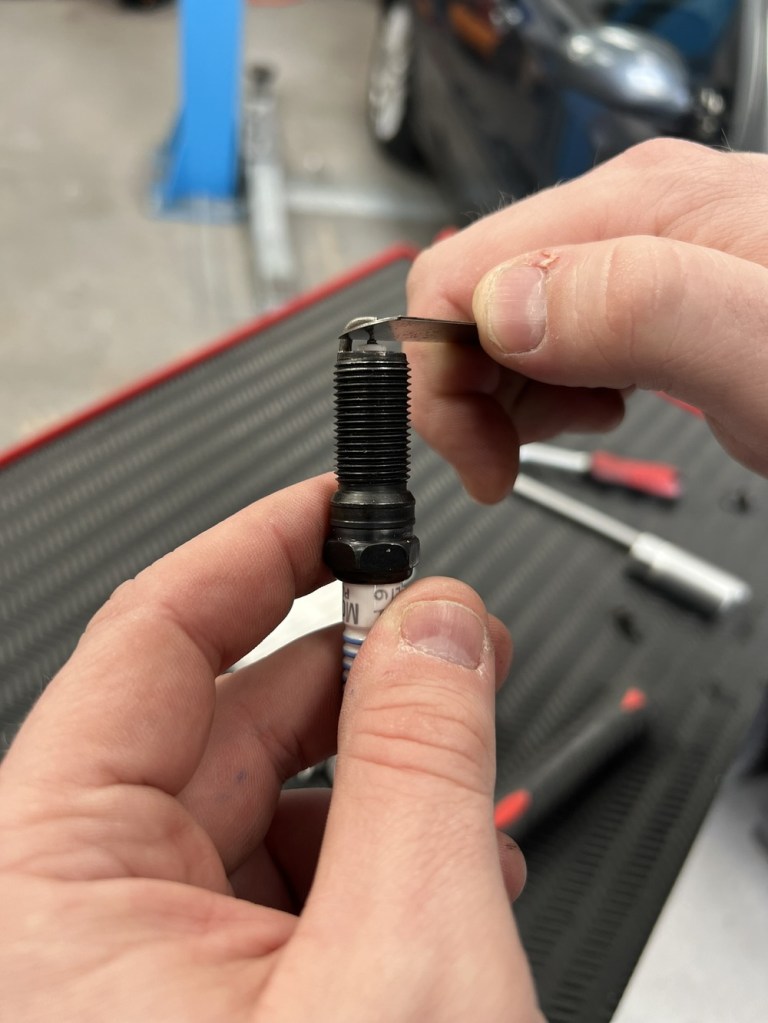 setting correct plug gaps on a new set of spark plugs