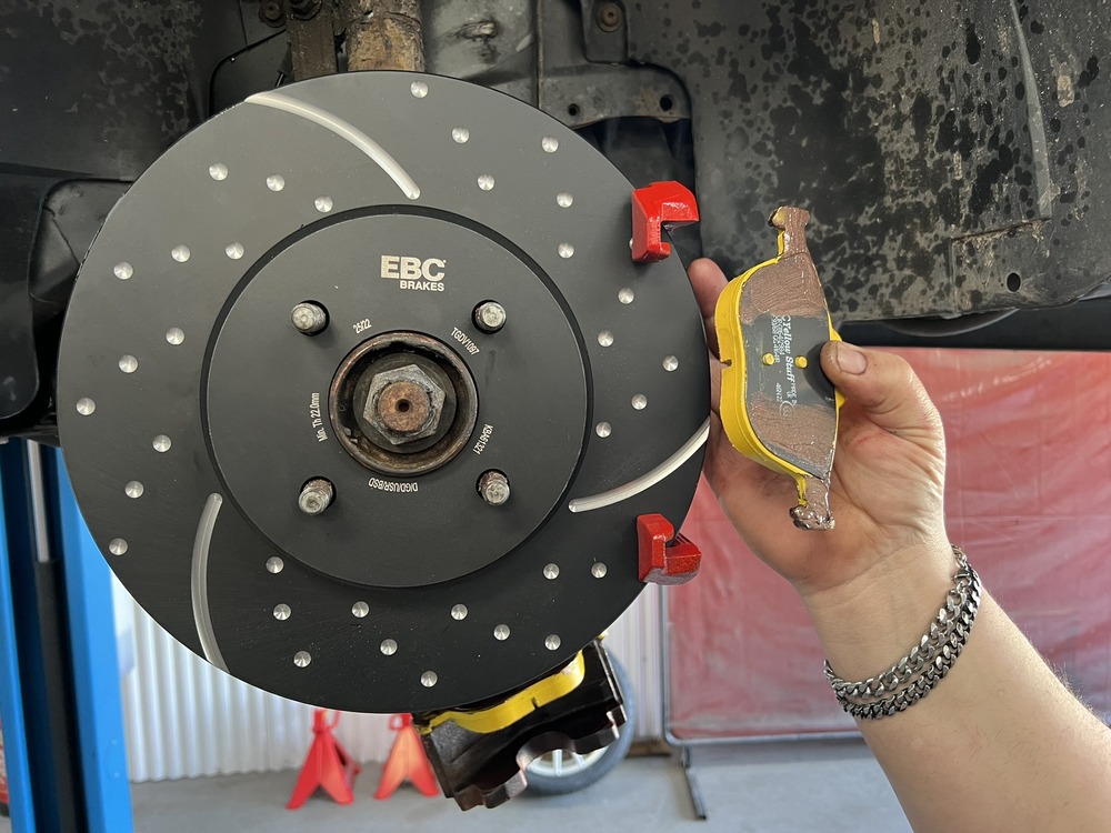 Hand fitting EBC Yellowstuff pads to a new brake disc