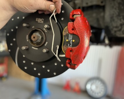 refitting brake pad retainer clips