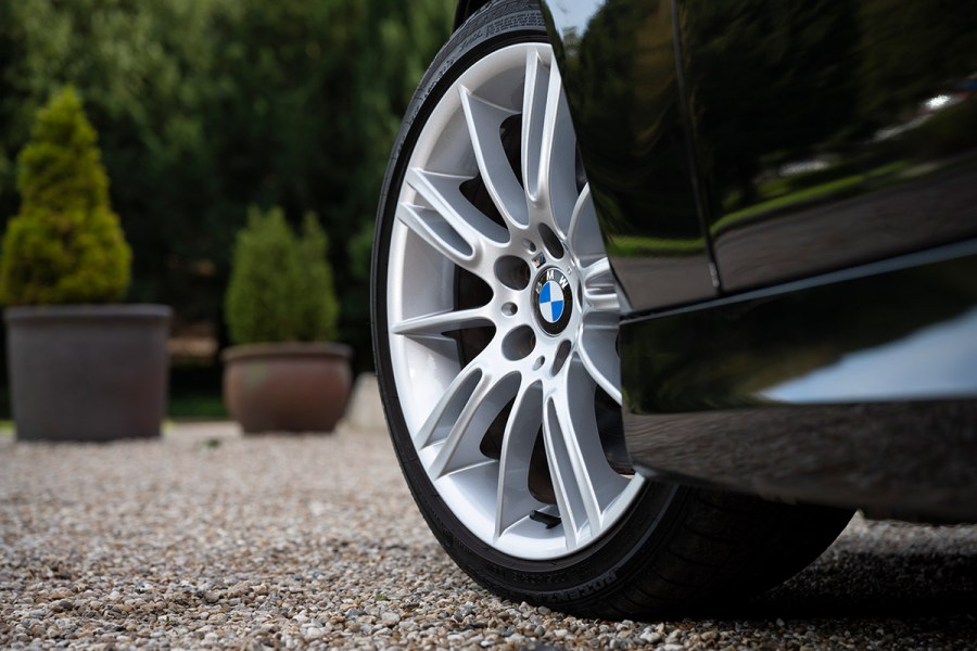 front wheels on bmw 3 series e90