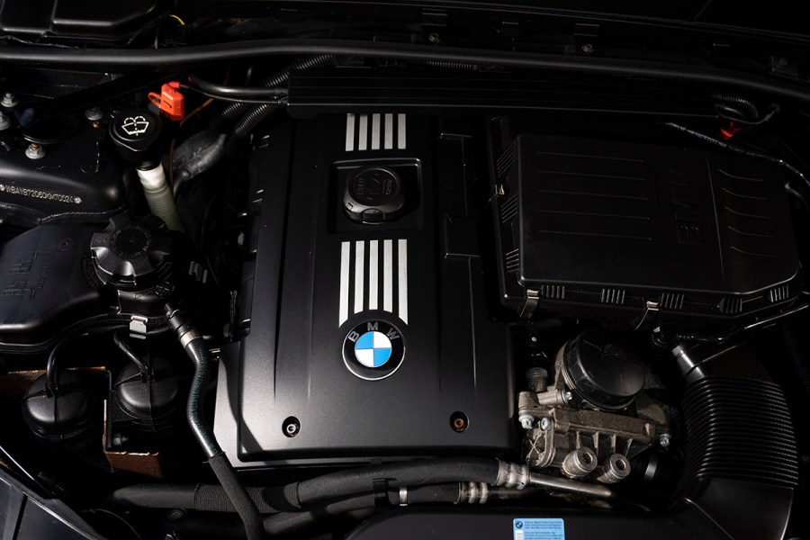 engine in bmw 3 series e90