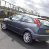 Ford Focus ST170 in the pitlane at Mallory Park race track