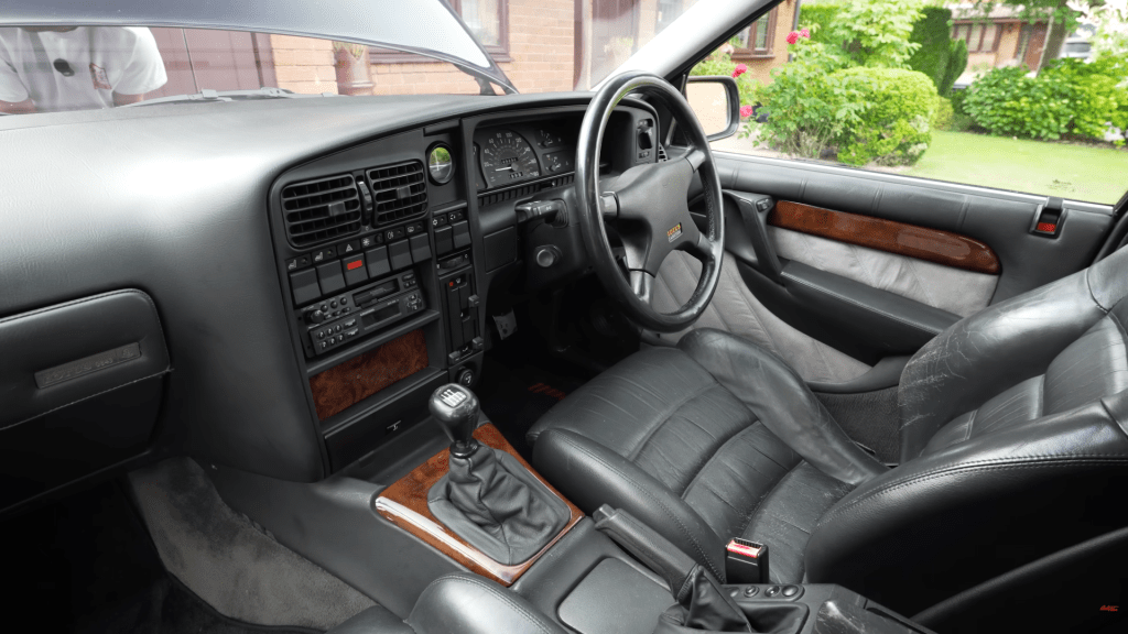Lotus Carlton leather interior in excellent condition
