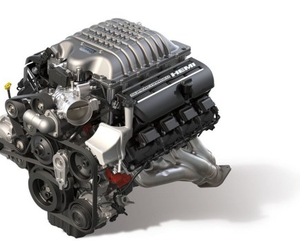 800bhp Hellcrate Redeye engine with serpentine belt